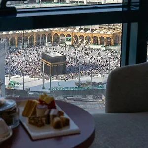 5* Hotel Al Safwah First Tower 1